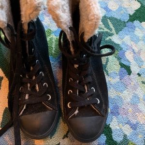 Fleece lined black high top converse